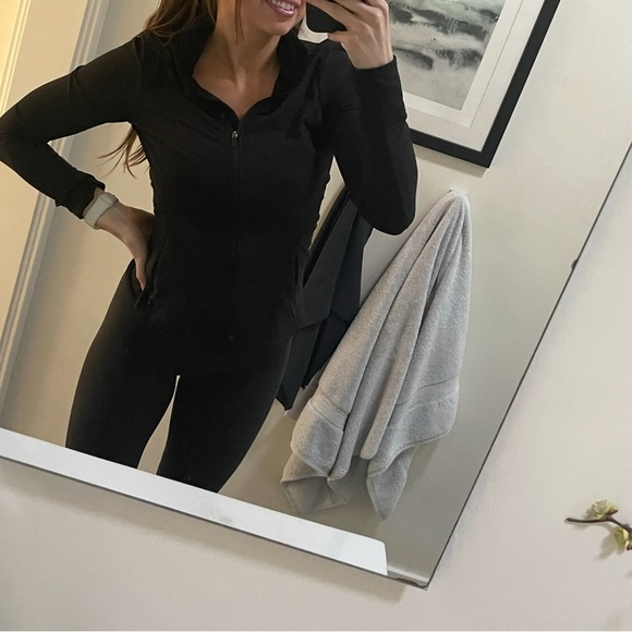 Lululemon Ribbed Nulux Running Jacket - Picture 2 of 9